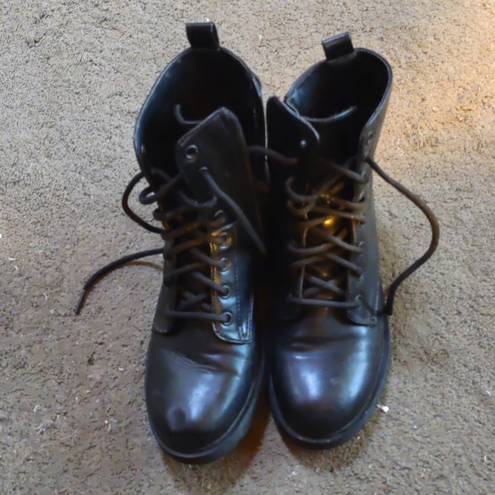 Wonder Nation Big Girl Combat Boots Size 4 women